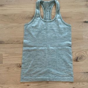 Lululemon Swiftly Tech Tank Top Racer Back Size 8